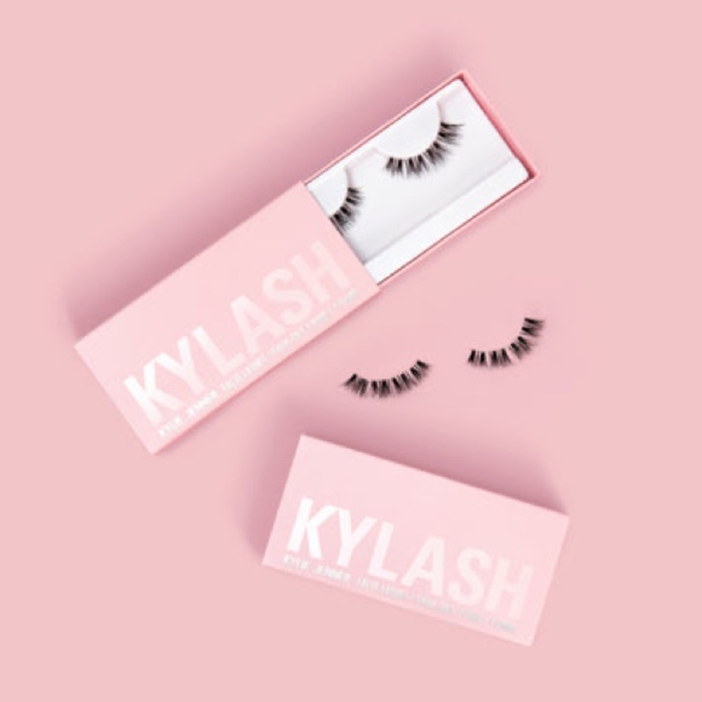 Kyle Cosmetics kylash false lashes instant volume NIB